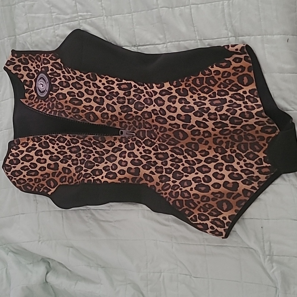 Jonesea springsuit 4